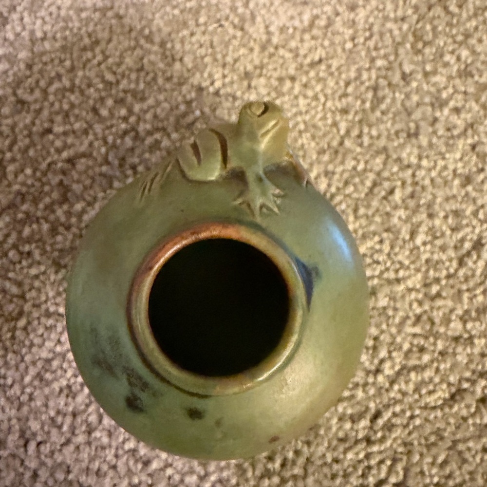 Sage Mossy Green Small Frog Ceramic Budvase - Picture 10 of 10